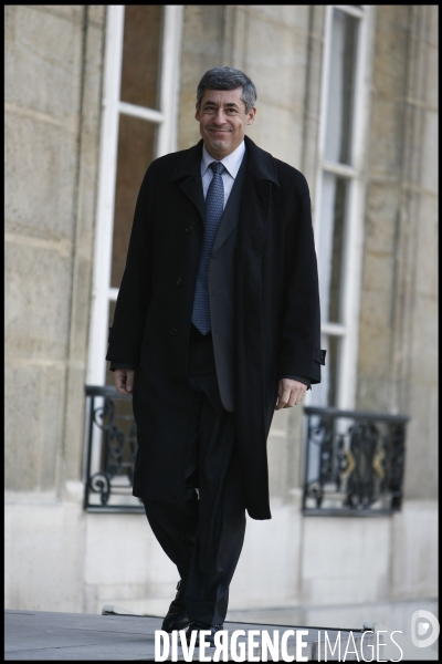 Nicolas sarkozy recoit les syndicats de l acierie de gandranges d arcelor-mittal.