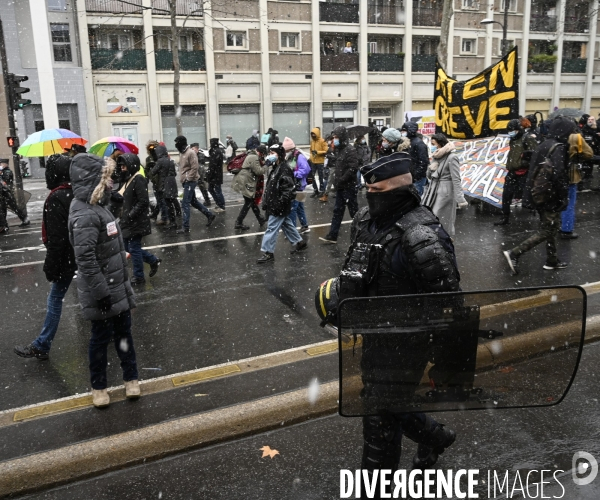 Manifestation contre le projet de loi SECURITE GLOBALE PPL, la marche des libertés du 16 janvier 2021. Demonstration against new security law project against freedom of information.