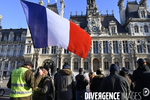 Enfants : Gilets jaunes. Contre la pédocriminalité, placements abusifs. Yellow vests. Against child criminality, abusive placements.