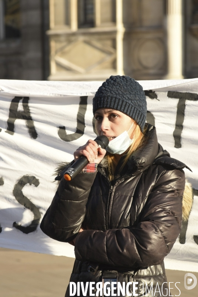 Enfants : Gilets jaunes. Contre la pédocriminalité, placements abusifs. Yellow vests. Against child criminality, abusive placements.