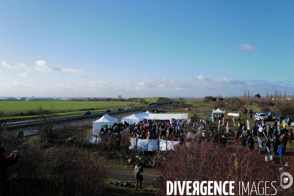 Rassemblement contre la future gare du triangle de Gonesse