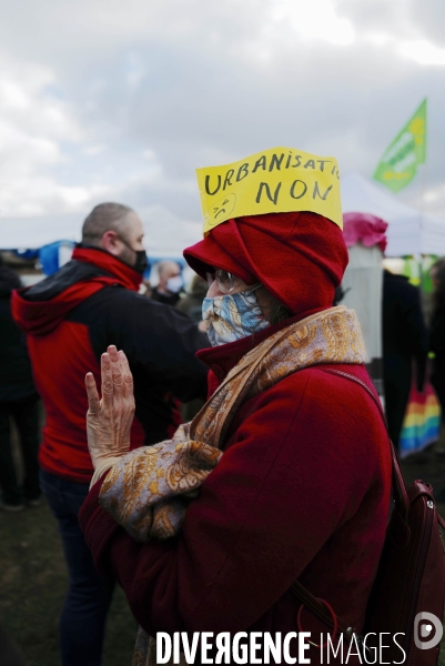 Rassemblement contre la future gare du triangle de Gonesse