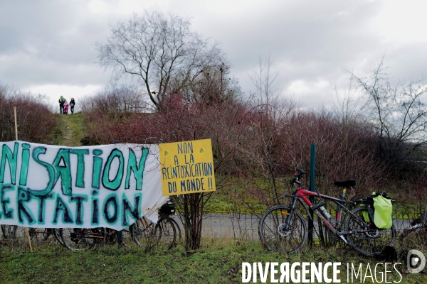 Rassemblement contre la future gare du triangle de Gonesse