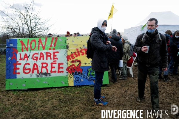 Rassemblement contre la future gare du triangle de Gonesse