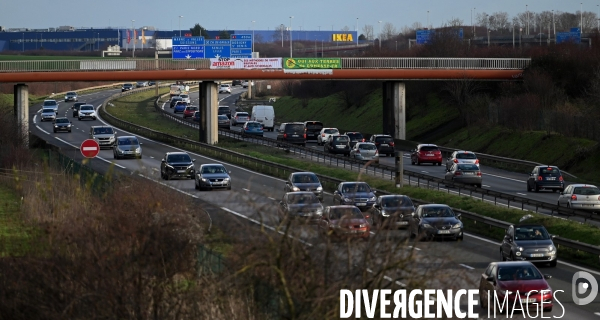 Rassemblement contre la future gare du triangle de Gonesse