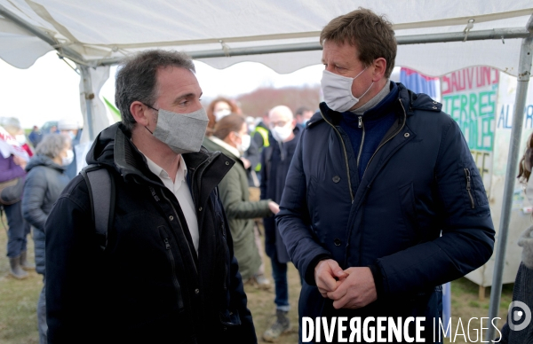 Rassemblement contre la future gare du triangle de Gonesse