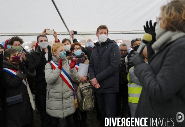 Rassemblement contre la future gare du triangle de Gonesse