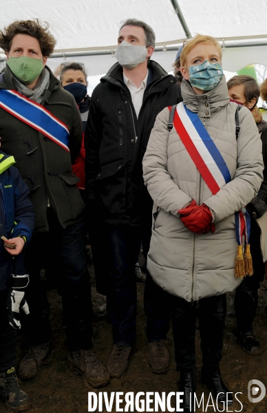 Rassemblement contre la future gare du triangle de Gonesse