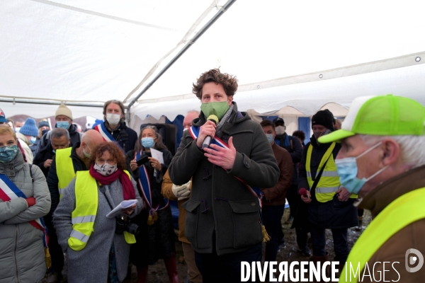 Rassemblement contre la future gare du triangle de Gonesse