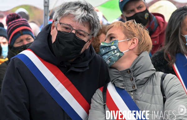 Rassemblement contre la future gare du triangle de Gonesse