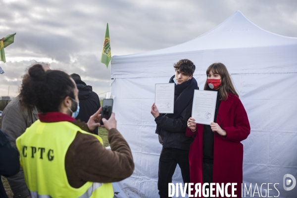 Rassemblement sur le triangle de gonesse contre la betonisation.