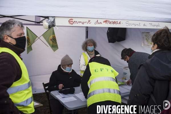 Rassemblement sur le triangle de gonesse contre la betonisation.