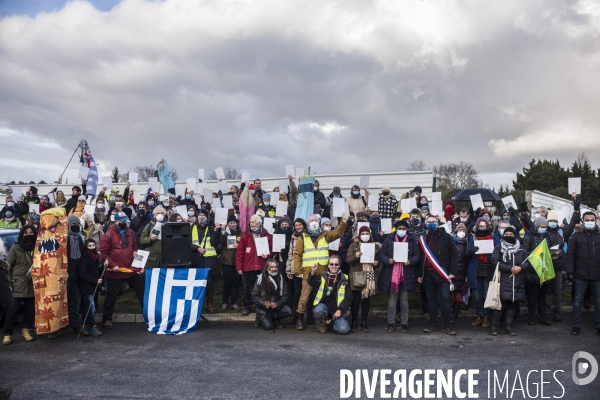 Rassemblement sur le triangle de gonesse contre la betonisation.