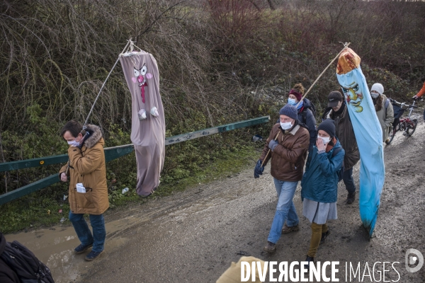 Rassemblement sur le triangle de gonesse contre la betonisation.