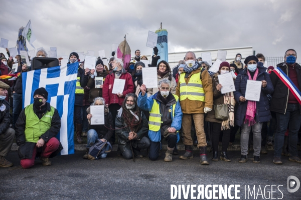 Rassemblement sur le triangle de gonesse contre la betonisation.