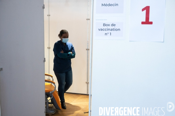 Vaccinations à la mairie du XIII eme