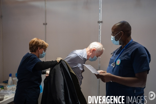 Vaccinations à la mairie du XIII eme