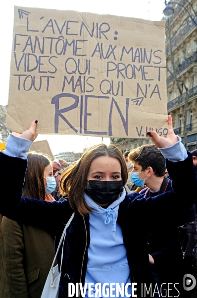 Manifestation des étudiants pour le retour des cours en présentiel