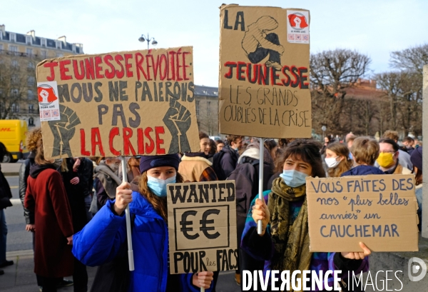 Manifestation des étudiants pour le retour des cours en présentiel