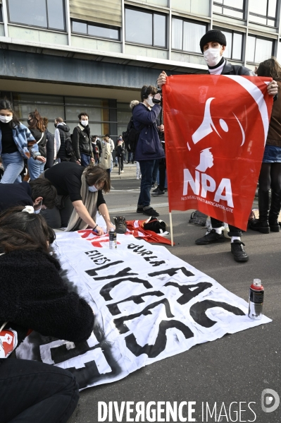 Manifestation des étudiants à Paris. Contre la précarité étudiante et pour la réouverture des universités.