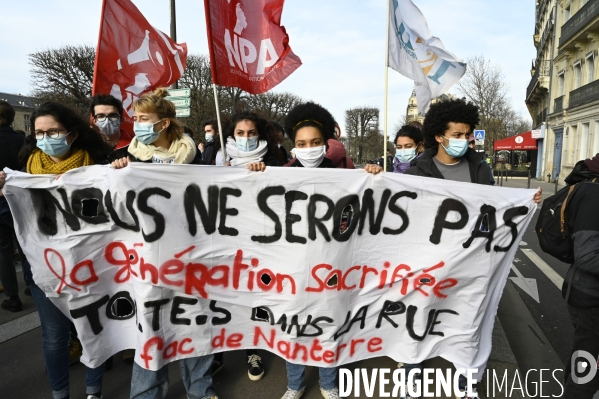 Manifestation des étudiants à Paris. Contre la précarité étudiante et pour la réouverture des universités.