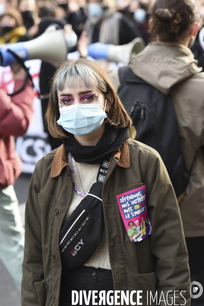 Manifestation des étudiants à Paris. Contre la précarité étudiante et pour la réouverture des universités.