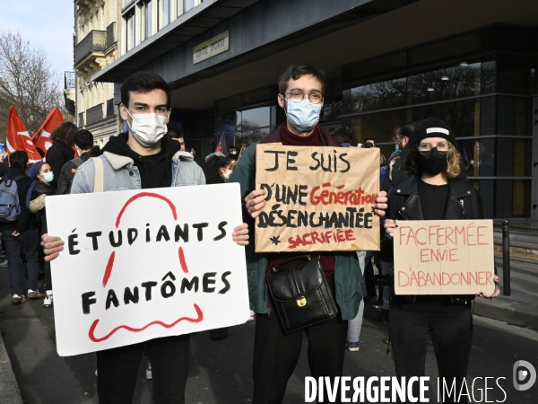 Manifestation des étudiants à Paris. Contre la précarité étudiante et pour la réouverture des universités.