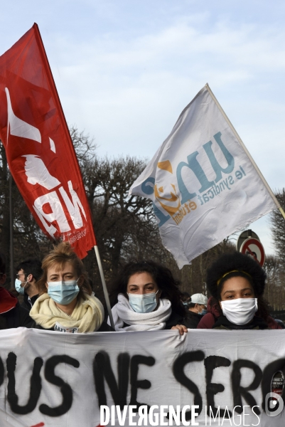 Manifestation des étudiants à Paris. Contre la précarité étudiante et pour la réouverture des universités.