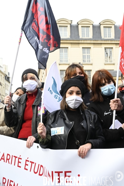 Manifestation des étudiants à Paris. Contre la précarité étudiante et pour la réouverture des universités.