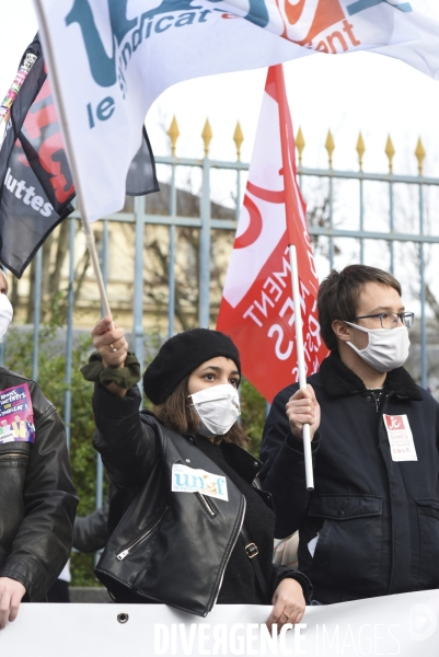 Manifestation des étudiants à Paris. Contre la précarité étudiante et pour la réouverture des universités.
