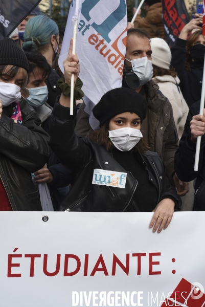 Manifestation des étudiants à Paris. Contre la précarité étudiante et pour la réouverture des universités.