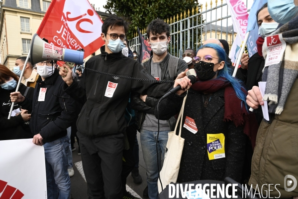 Manifestation des étudiants à Paris. Contre la précarité étudiante et pour la réouverture des universités.