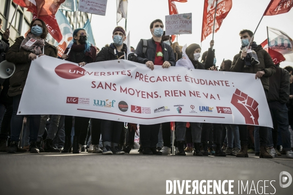 Manifestation des étudiants pour défendre les conditions de vie et d études 20012021