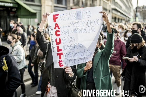 Manifestation des étudiants pour défendre les conditions de vie et d études 20012021