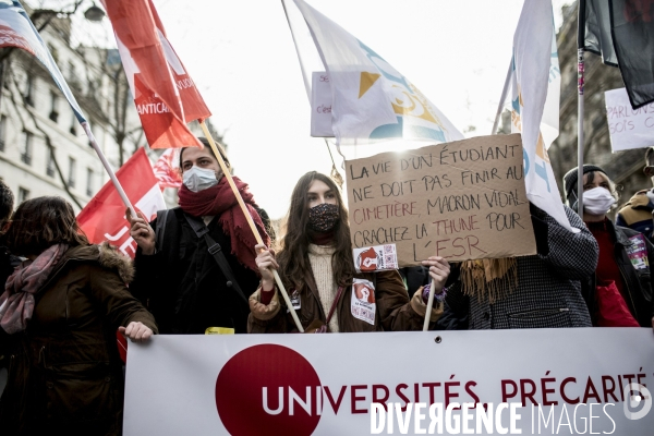 Manifestation des étudiants pour défendre les conditions de vie et d études 20012021