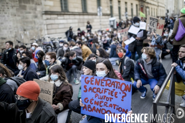 Manifestation des étudiants pour défendre les conditions de vie et d études 20012021