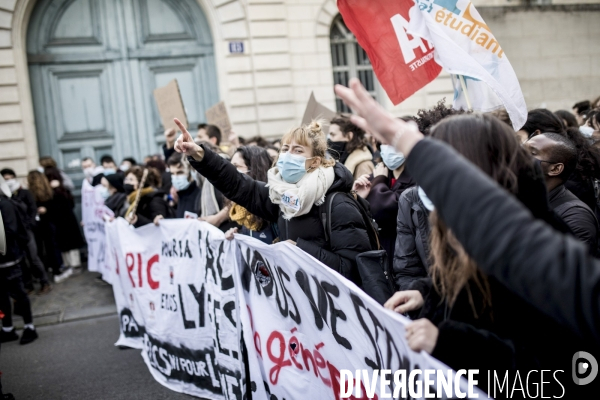 Manifestation des étudiants pour défendre les conditions de vie et d études 20012021