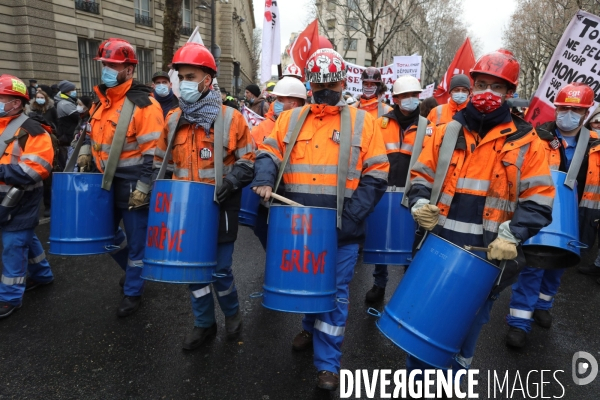 Paris, Manifestation pour l emploi, les libertés et gilets jaunes