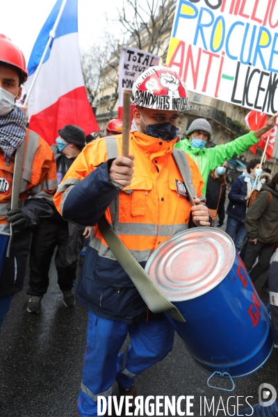 Paris, Manifestation pour l emploi, les libertés et gilets jaunes