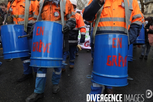 Paris, Manifestation pour l emploi, les libertés et gilets jaunes