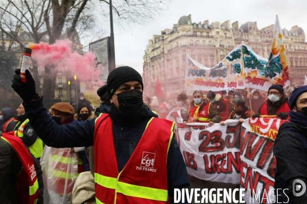 Paris, Manifestation pour l emploi, les libertés et gilets jaunes