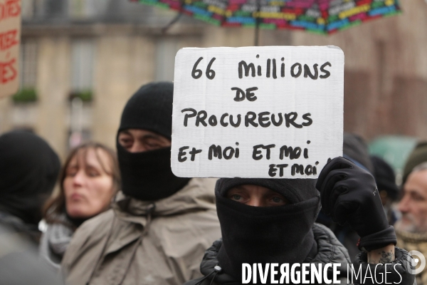 Paris, Manifestation pour l emploi, les libertés et gilets jaunes