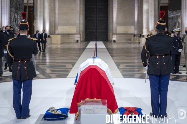 Emmanuel Macron fait entrer Maurice Genevoix au Panthéon