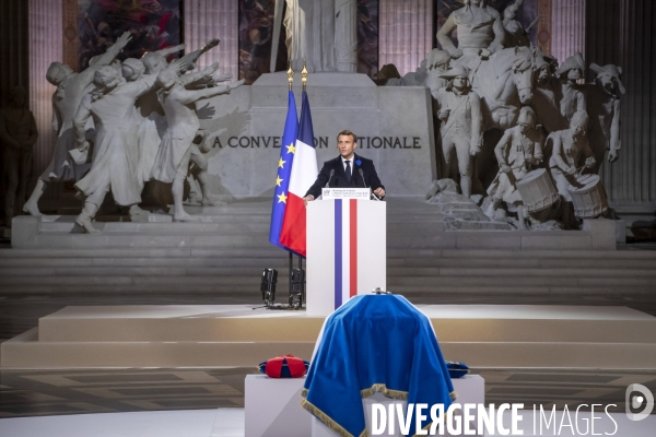Emmanuel Macron fait entrer Maurice Genevoix au Panthéon