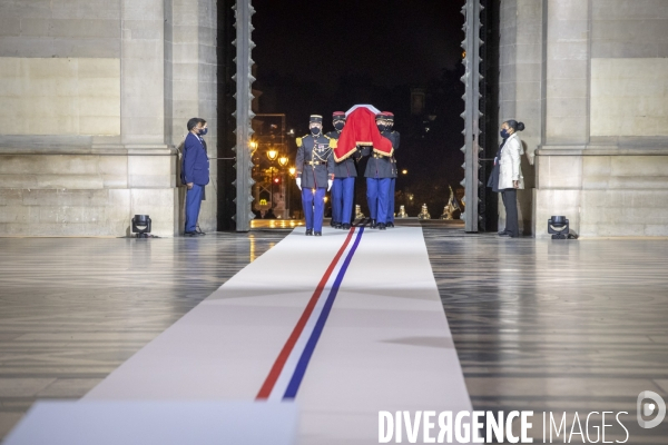 Emmanuel Macron fait entrer Maurice Genevoix au Panthéon