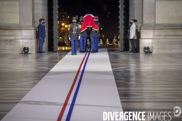 Emmanuel Macron fait entrer Maurice Genevoix au Panthéon