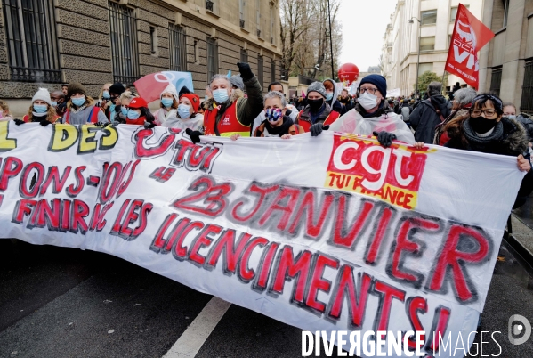 Manifestation contre les licenciements à l appel de la CGT-TUI