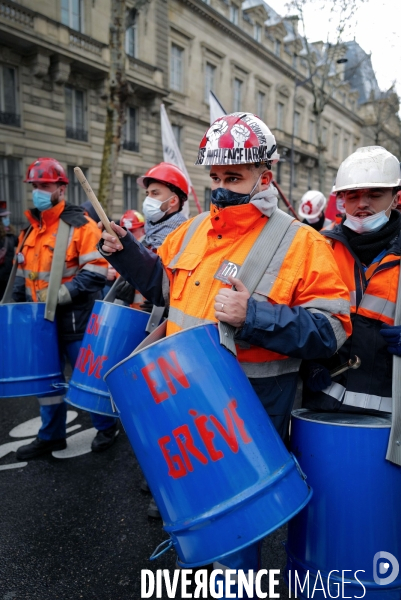 Manifestation contre les licenciements à l appel de la CGT-TUI