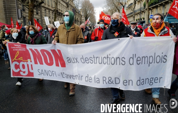 Manifestation contre les licenciements à l appel de la CGT-TUI