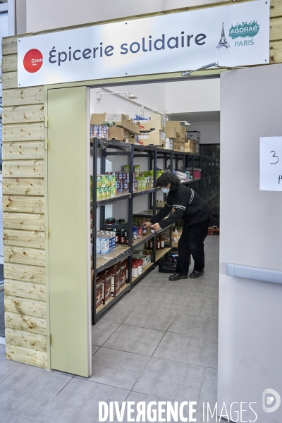 Julien Bayou , EELV , visite une epicerie solidaire etudiante